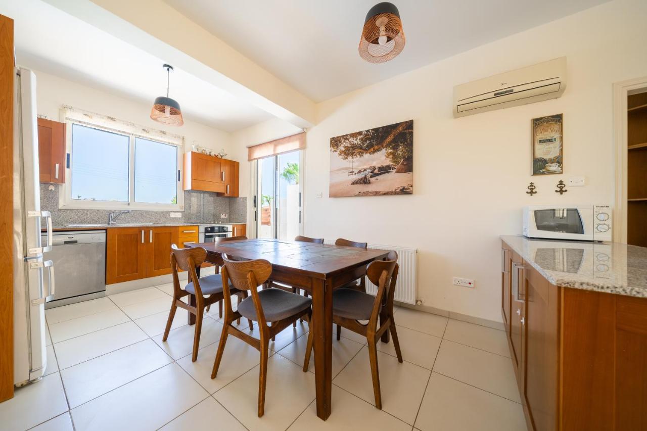 Atlantica 4 Bedroom Villa Near The Beach Protaras Exterior foto